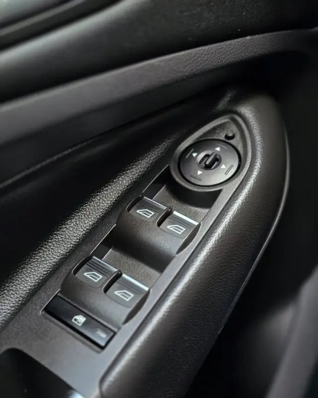 FORD Kuga 2.0 TDCi 2x4 Titanium