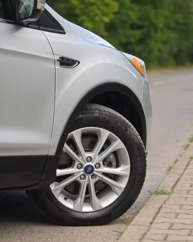 FORD Kuga 2.0 TDCi 2x4 Titanium