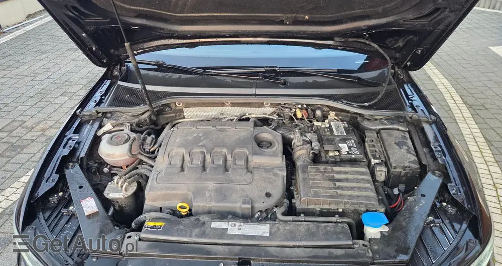 VOLKSWAGEN Passat 1.6 TDI SCR DSG Business