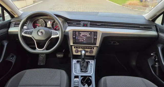 VOLKSWAGEN Passat 1.6 TDI SCR DSG Business