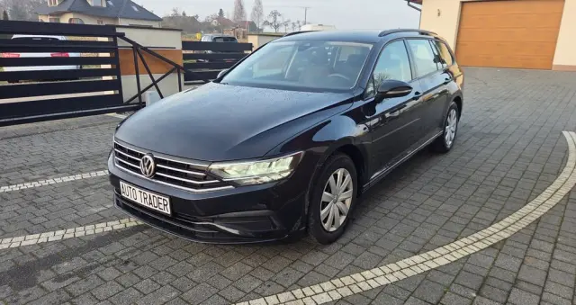 VOLKSWAGEN Passat 1.6 TDI SCR DSG Business