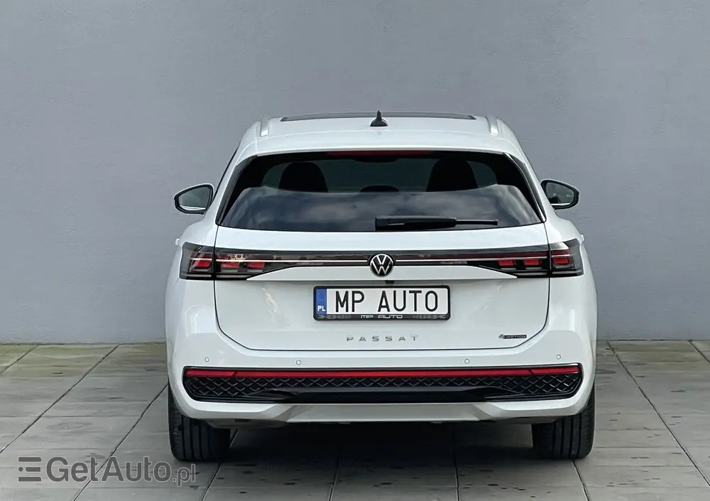 VOLKSWAGEN Passat Variant 2.0 TSI 4Mot R-Line DSG