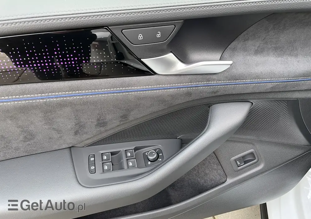 VOLKSWAGEN Passat Variant 2.0 TSI 4Mot R-Line DSG