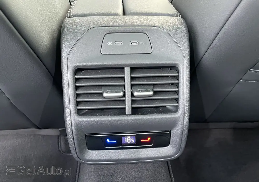 VOLKSWAGEN Passat Variant 2.0 TSI 4Mot R-Line DSG