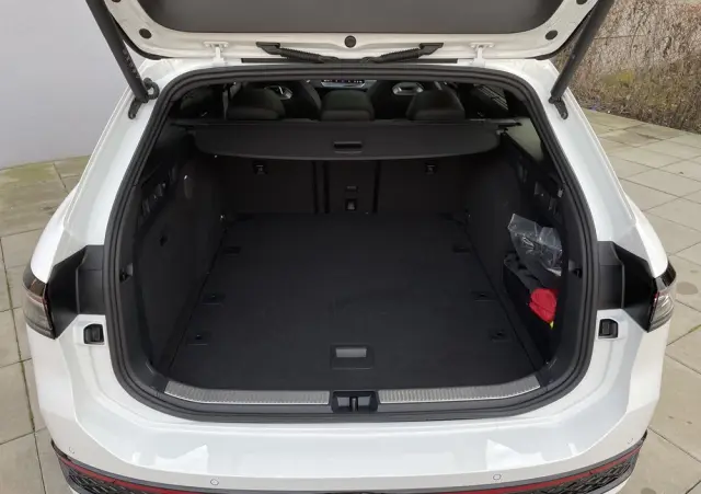 VOLKSWAGEN Passat Variant 2.0 TSI 4Mot R-Line DSG