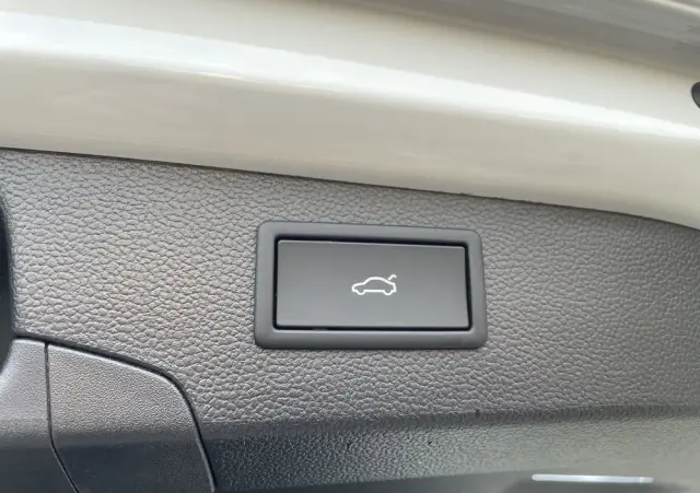 VOLKSWAGEN Passat Variant 2.0 TSI 4Mot R-Line DSG