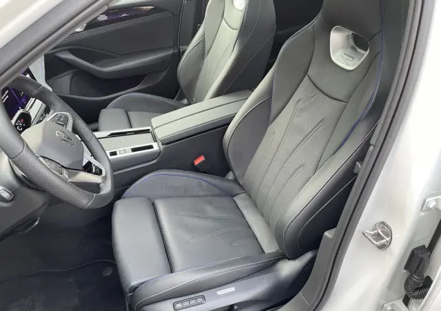 VOLKSWAGEN Passat Variant 2.0 TSI 4Mot R-Line DSG