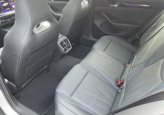 VOLKSWAGEN Passat Variant 2.0 TSI 4Mot R-Line DSG