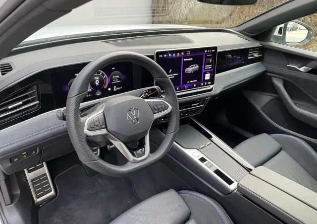 VOLKSWAGEN Passat Variant 2.0 TSI 4Mot R-Line DSG