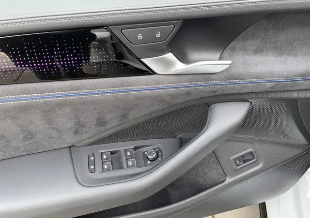 VOLKSWAGEN Passat Variant 2.0 TSI 4Mot R-Line DSG