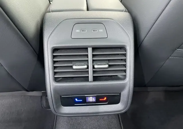 VOLKSWAGEN Passat Variant 2.0 TSI 4Mot R-Line DSG