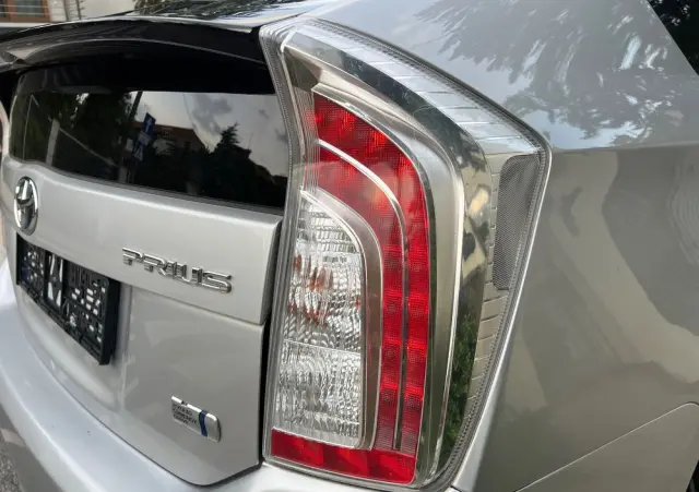 TOYOTA Prius 1.8 Hybrid Premium