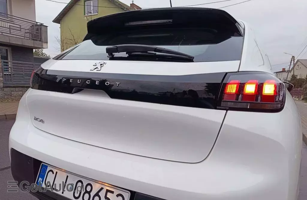 PEUGEOT 208 