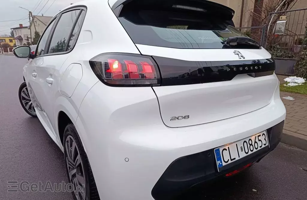 PEUGEOT 208 