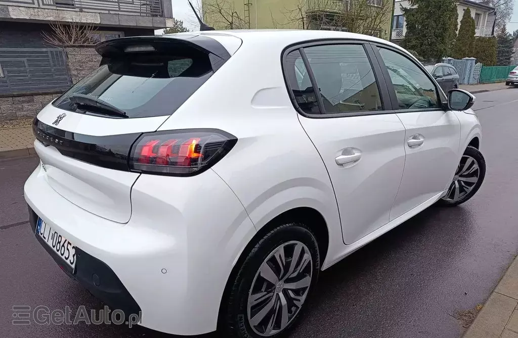 PEUGEOT 208 