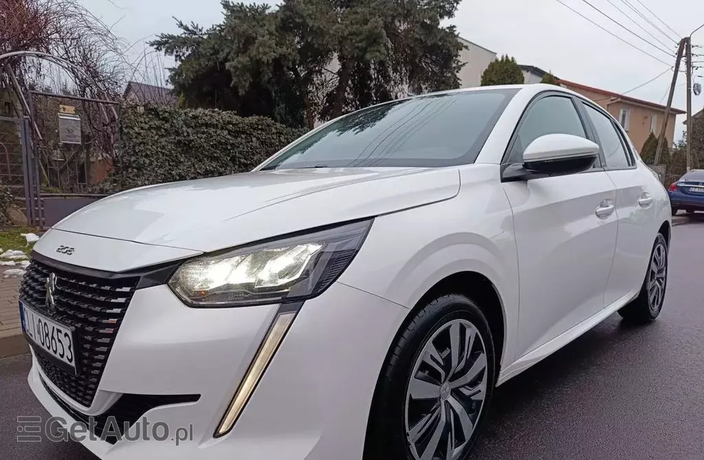 PEUGEOT 208 