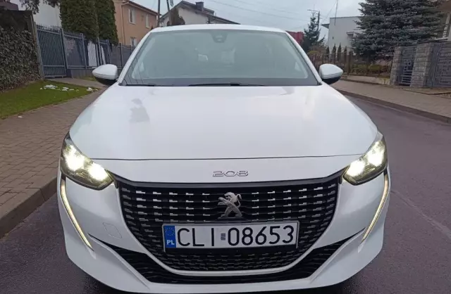 PEUGEOT 208 