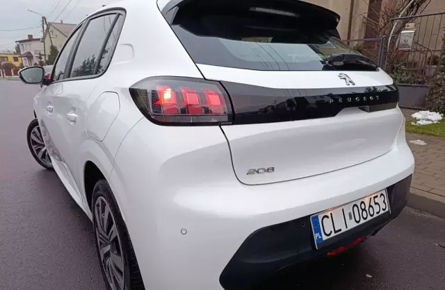 PEUGEOT 208 