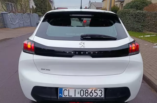 PEUGEOT 208 