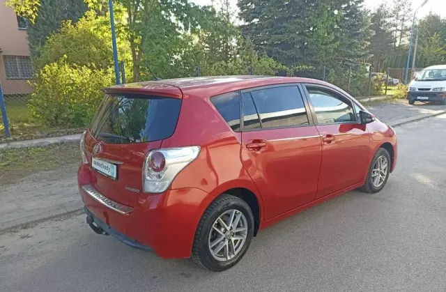 TOYOTA Verso 