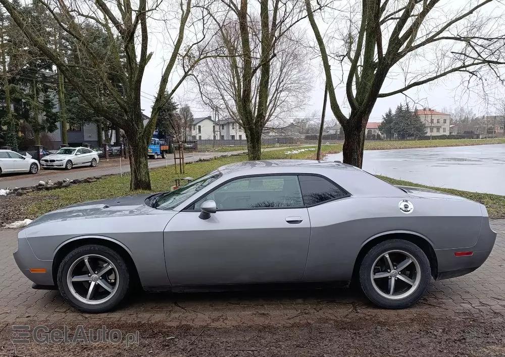 DODGE Challenger Automatik SXT Plus