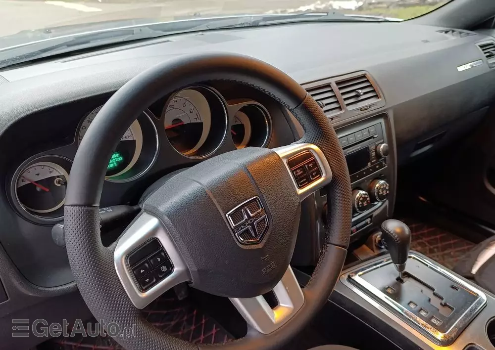 DODGE Challenger Automatik SXT Plus