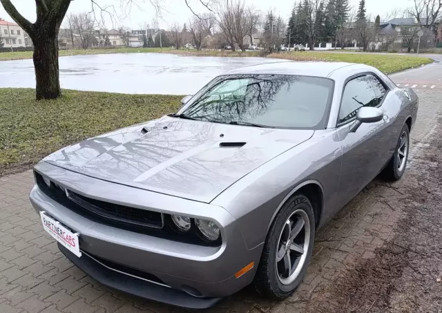 DODGE Challenger Automatik SXT Plus