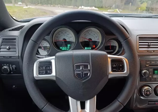 DODGE Challenger Automatik SXT Plus