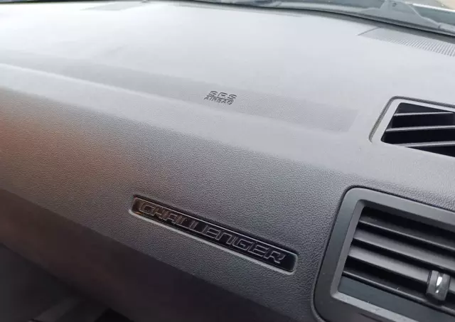 DODGE Challenger Automatik SXT Plus