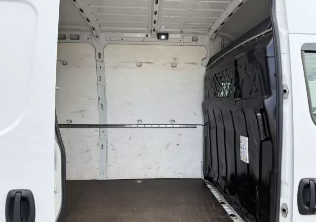 IVECO 2021/Daily 35-140 A8V/MAXI/ Automat Hi-Matic/full LED reflektory/Klima/PDC/tempomat/fotel comfort 