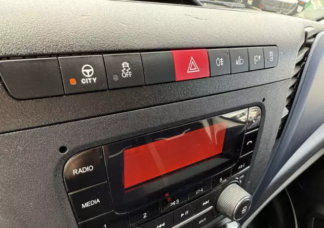 IVECO 2021/Daily 35-140 A8V/MAXI/ Automat Hi-Matic/full LED reflektory/Klima/PDC/tempomat/fotel comfort 