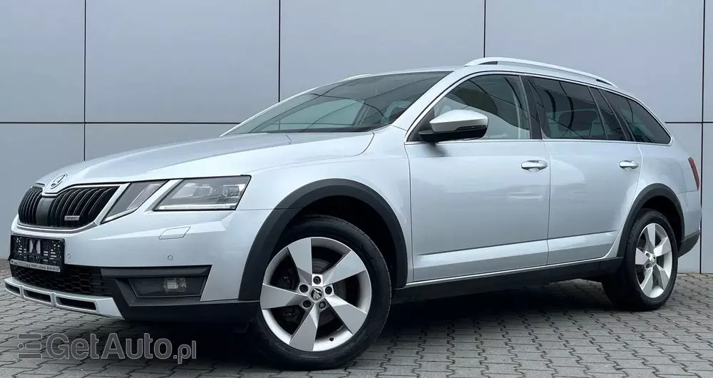 SKODA Octavia Scout 2.0 TDI 4x4 DSG