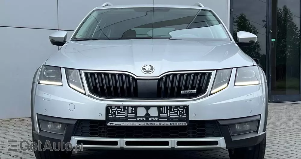 SKODA Octavia Scout 2.0 TDI 4x4 DSG