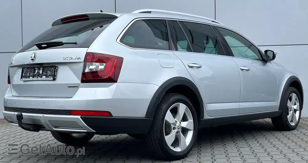 SKODA Octavia Scout 2.0 TDI 4x4 DSG