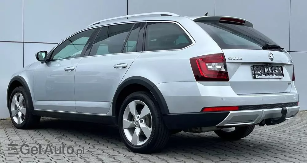 SKODA Octavia Scout 2.0 TDI 4x4 DSG