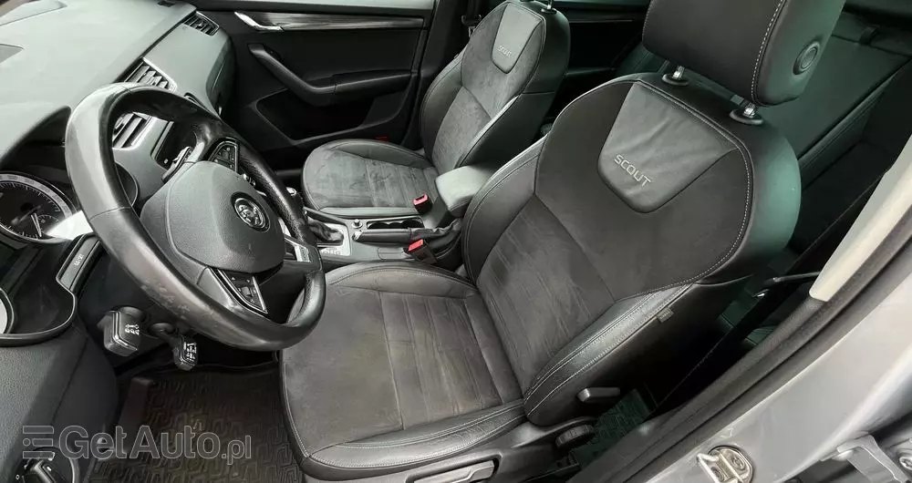 SKODA Octavia Scout 2.0 TDI 4x4 DSG