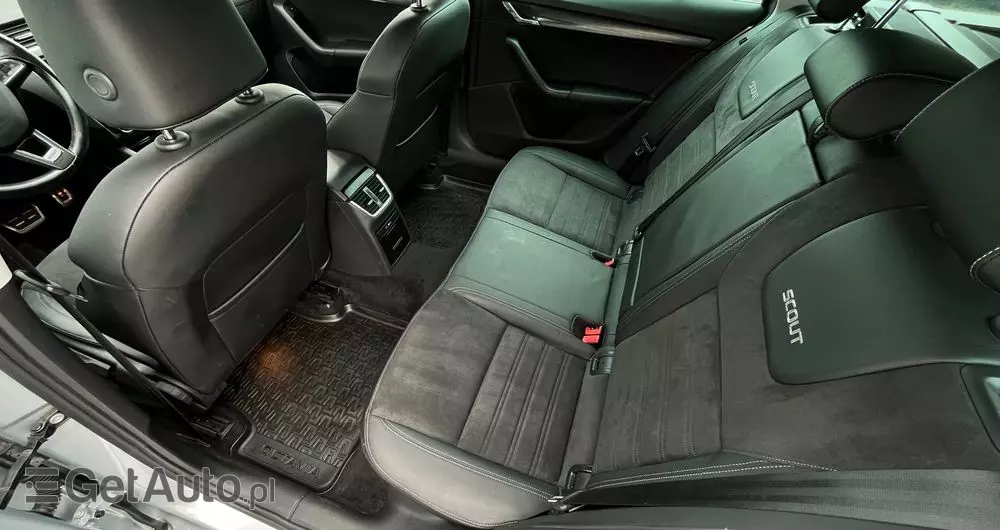 SKODA Octavia Scout 2.0 TDI 4x4 DSG
