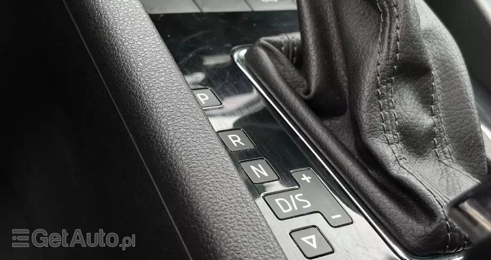 SKODA Octavia Scout 2.0 TDI 4x4 DSG