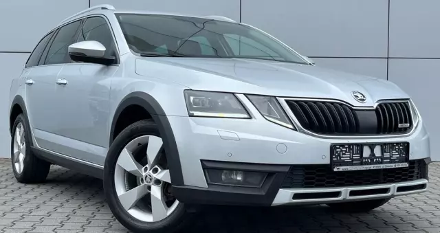 SKODA Octavia Scout 2.0 TDI 4x4 DSG