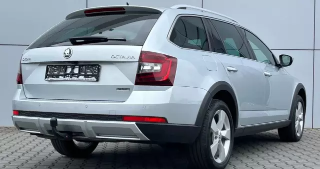 SKODA Octavia Scout 2.0 TDI 4x4 DSG
