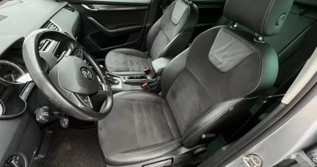 SKODA Octavia Scout 2.0 TDI 4x4 DSG