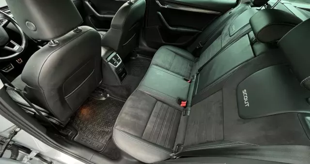 SKODA Octavia Scout 2.0 TDI 4x4 DSG