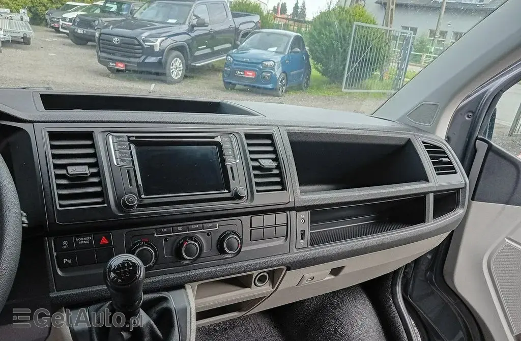 VOLKSWAGEN Caravelle 