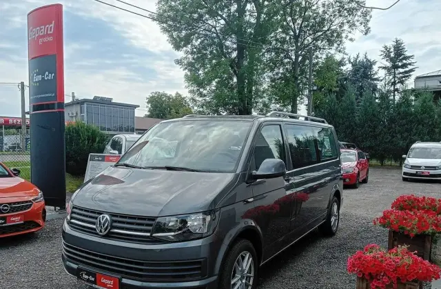 VOLKSWAGEN Caravelle 