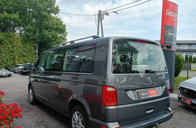 VOLKSWAGEN Caravelle 