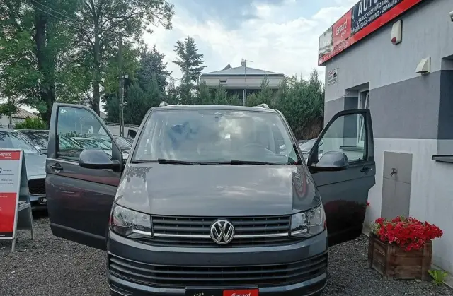 VOLKSWAGEN Caravelle 
