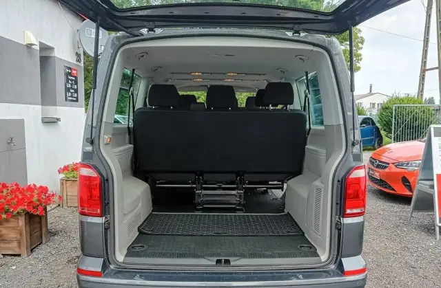 VOLKSWAGEN Caravelle 