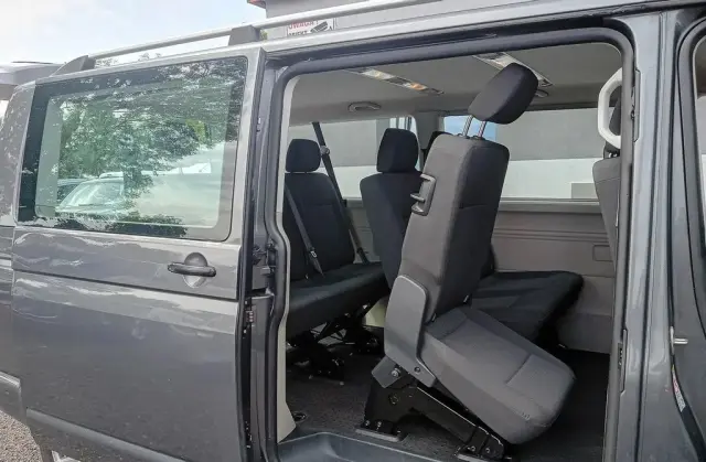 VOLKSWAGEN Caravelle 