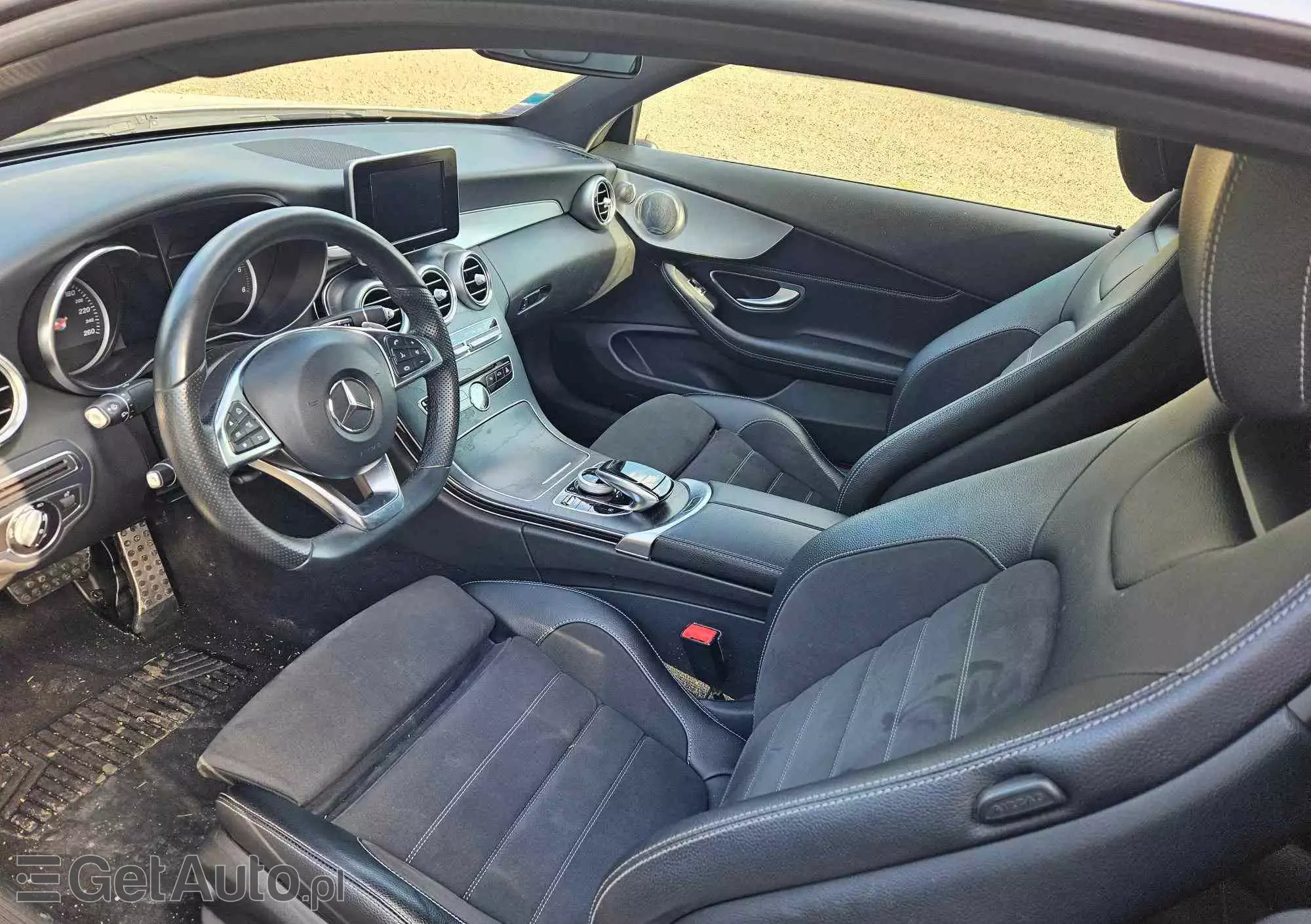 MERCEDES-BENZ Klasa C Coupe 9G-TRONIC Night Edition