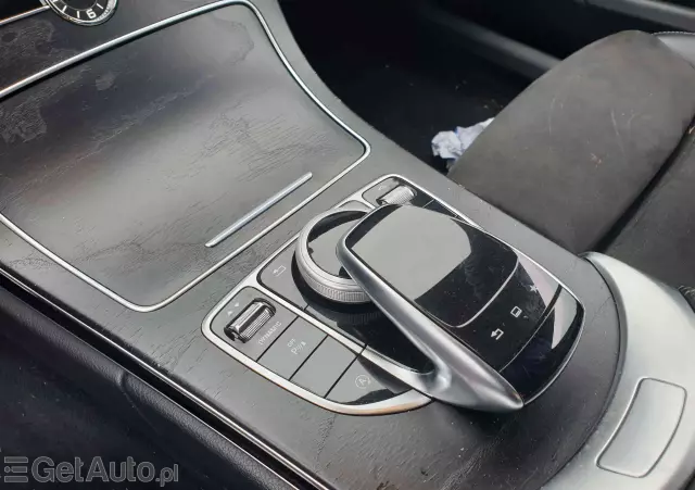 MERCEDES-BENZ Klasa C Coupe 9G-TRONIC Night Edition